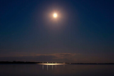 Fotografie getiteld "Ночью на озере" door Andrei Astafev, Origineel Kunstwerk, Digitale fotografie