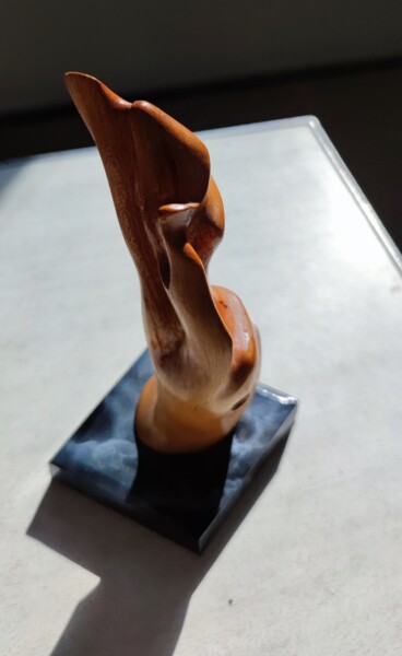 Sculpture intitulée "Torch" par Andrei Latyshev, Œuvre d'art originale, Bois