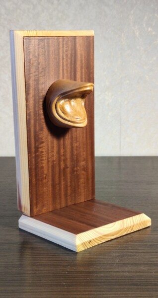 Escultura intitulada "Trophy" por Andrei Latyshev, Obras de arte originais, Madeira