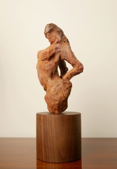 Rzeźba zatytułowany „Lordly” autorstwa Andrew Gangan, Oryginalna praca, Terakota