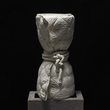 Sculpture titled "Couverture pliée" by Andrii Kyrychenko, Original Artwork, Ceramics