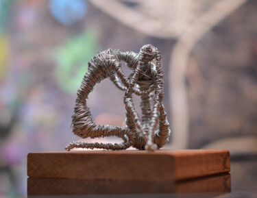 Скульптура под названием "With you.." - Andruscara Ra, Подлинное произведение искусства, проволочный