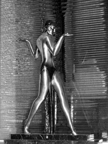 Photography titled "Art Deco Statue" by Angelo Di Pietrantonio, Original Artwork