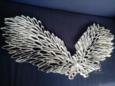 Sculpture titled "Wings" by Anna Ama, Original Artwork, Paper maché