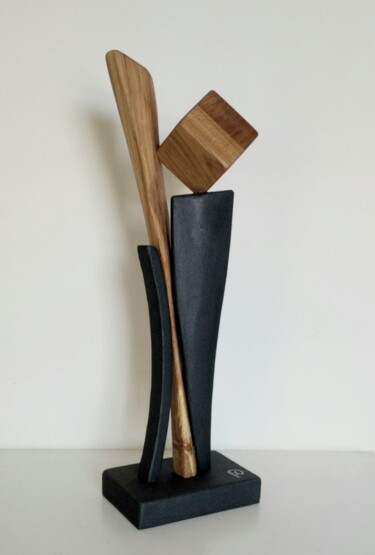 Escultura titulada "Equilibrio con cubo" por Anna Beltrame A＋D Art, Obra de arte original, Madera