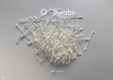 Handwerk mit dem Titel "q-swab.jpg" von Who Is Anna B., Original-Kunstwerk, Ohrringe