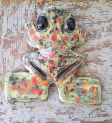 Sculpture titled "Grenouille multicol…" by Anne Cabon, Original Artwork, Clay