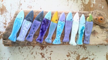 "10 sardines en faïe…" başlıklı Heykel Anne Cabon tarafından, Orijinal sanat, Seramik