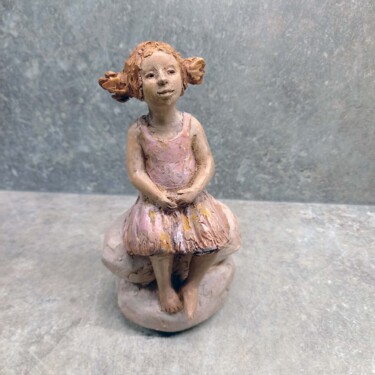 Sculpture titled "Sophie" by Anne Daucourt, Original Artwork, Terra cotta