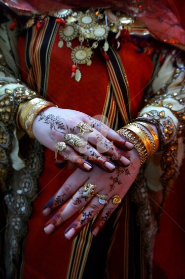 Photographie intitulée "Beauté tunisienne" par Anne D'Orion, Œuvre d'art originale