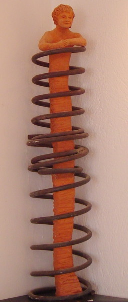 Escultura intitulada "moqueuse du temps q…" por Anne Marie Mermet, Obras de arte originais, Terracota
