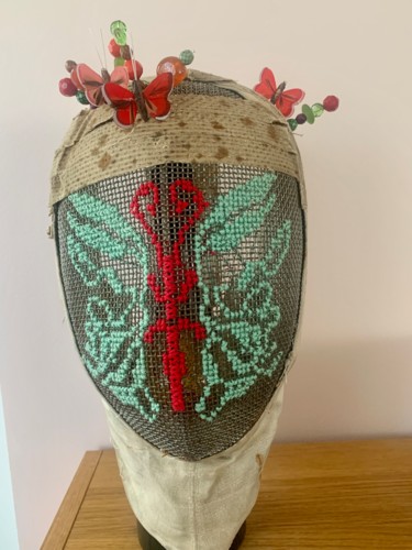 Le chevalier papillonnant Sculpture intitulée "Le chevalier papill…" par Anne Vidal, Œuvre d'art originale, Broderie