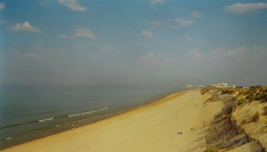 Photographie intitulée "La plage naturiste" par Annick Terwagne, Pastelliste De La Fémin, Œuvre d'art originale