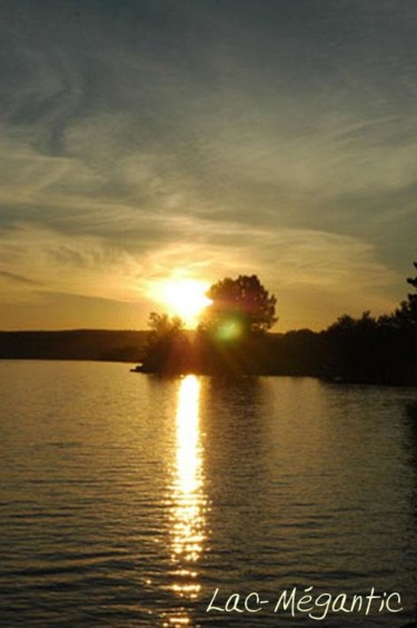 Photographie intitulée "Lac-Mégantic" par Annik Desbiens, Œuvre d'art originale