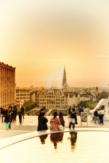 Photographie intitulée "Brussels, evening" par Anthony Oliver, Œuvre d'art originale