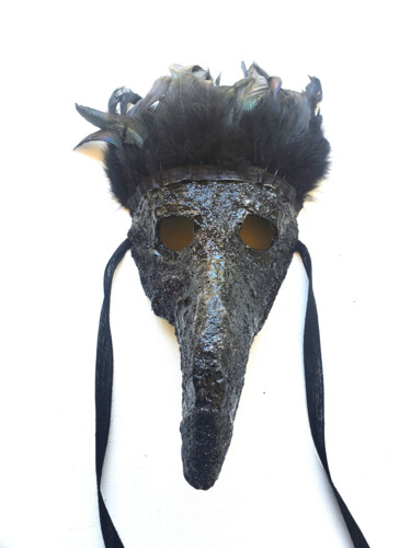 Skulptur mit dem Titel "Black Feather Mask…" von Anthony Saldivar, Original-Kunstwerk, Acryl