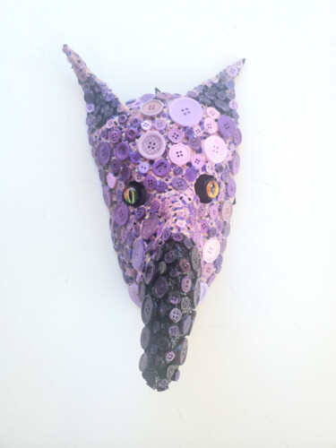 Sculptuur getiteld "Purple Button Fox M…" door Anthony Saldivar, Origineel Kunstwerk, Acryl
