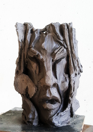 Sculpture titled "ÊTRE LIBANAISE LE 4…" by Antoine Berbari, Original Artwork, Plaster