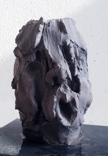 Sculpture titled "ÊTRE LIBANAIS LE 4…" by Antoine Berbari, Original Artwork, Plaster