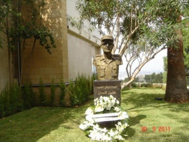 Sculpture intitulée ""BUSTE DU MARTYR GE…" par Antoine Berbari, Œuvre d'art originale, Bronze