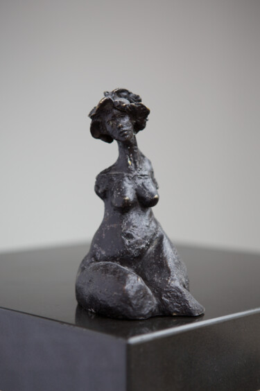 Sculptuur getiteld "Head in the Clouds" door Antoinette Rozan, Origineel Kunstwerk, Bronzen