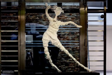 Sculptuur getiteld "Dance With Me" door Antoinette Rozan, Origineel Kunstwerk, Gips