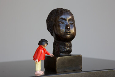 Skulptur mit dem Titel "Little Forgotten" von Antoinette Rozan, Original-Kunstwerk, Bronze