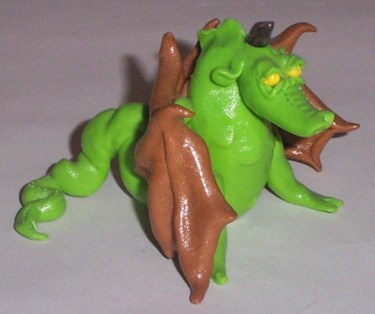 Скульптура под названием "Greenable Dragon" - Anton Nichols, Подлинное произведение искусства, Другой