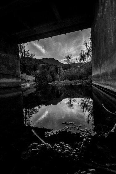 Fotografia zatytułowany „Under the Bridge” autorstwa Antonin Borie, Oryginalna praca, Fotografia cyfrowa