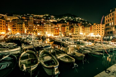 Photographie intitulée "Camogli by night" par Antonin Borie, Œuvre d'art originale, Photographie numérique