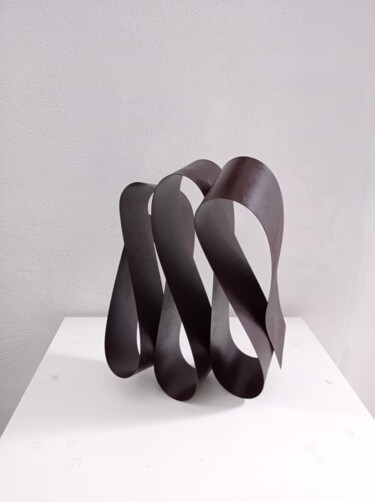 Sculpture intitulée "Dobra Espaço Tempo…" par Antonio Spinosa, Œuvre d'art originale, Métaux