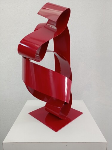 Escultura titulada "Dobras Vermelhas de…" por Antonio Spinosa, Obra de arte original, Metales
