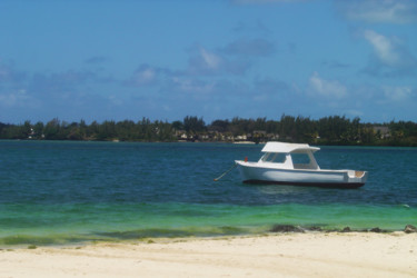 Photography titled "Boat by the beach" by Ak, Original Artwork