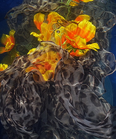 Photographie intitulée "foulards et fleurs." par Aquartistiq, Œuvre d'art originale, Photographie numérique