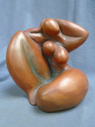 Scultura intitolato "Femme assise stylis…" da Marie Ruiz, Opera d'arte originale, Ceramica