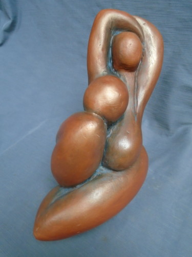 Sculpture intitulée "Femme en vrille "La…" par Marie Ruiz, Œuvre d'art originale, Terre cuite