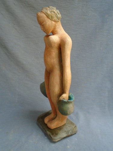 Sculpture titled "Porteuse d'eau, ter…" by Marie Ruiz, Original Artwork, Terra cotta