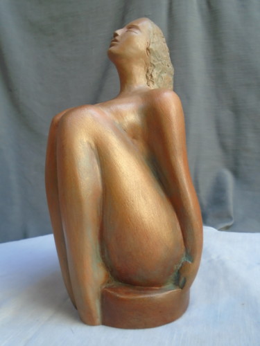 Sculpture titled "Femme assise tête r…" by Marie Ruiz, Original Artwork, Ceramics