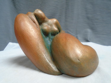 Sculpture titled "Femme assise tête p…" by Marie Ruiz, Original Artwork, Ceramics