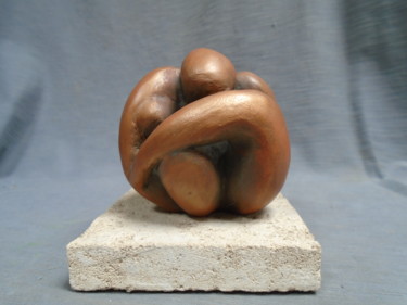 Скульптура под названием "Femme boule stylisé…" - Marie Ruiz, Подлинное произведение искусства, Керамика