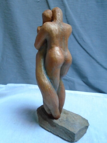 Sculpture intitulée "Couple enlacé debou…" par Marie Ruiz, Œuvre d'art originale, Céramique