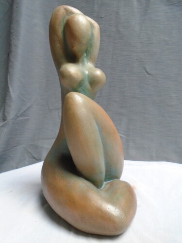 Sculpture titled "Femme assise stylis…" by Marie Ruiz, Original Artwork, Ceramics