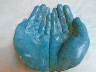 Sculpture titled "Les mains jointes E…" by Marie Ruiz, Original Artwork, Bronze