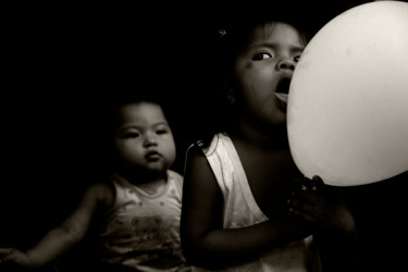 Photographie intitulée "Ballon" par Mohadib', Œuvre d'art originale