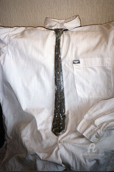 Artisanat intitulée "Cravate grise Natur…" par Marina Argentini, Œuvre d'art originale
