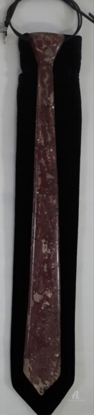 Γλυπτική με τίτλο "Cravate fossile 2" από Marina Argentini, Αυθεντικά έργα τέχνης, Ξύλο