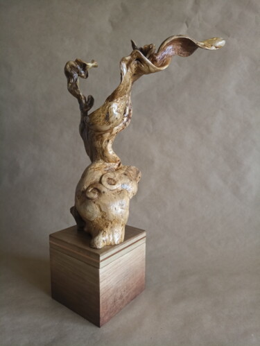 Sculpture intitulée "Wood-on box" par Ariadne Dombrovszki, Œuvre d'art originale, Bois