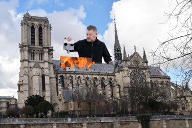 Photographie intitulée "Notre Dame Cathedral" par Arkadiusz Gepchard, Œuvre d'art originale, Photographie numérique