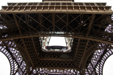 Photography titled "Tour Eiffel 02" by Arkadiusz Gepchard, Original Artwork, Digital Photography