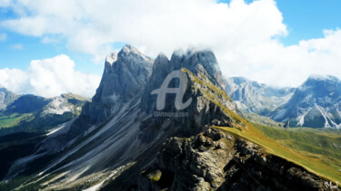 Photographie intitulée "Mountain fantasy la…" par Armajay, Œuvre d'art originale, Photographie numérique